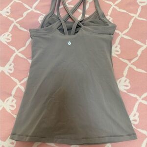 gray lululemon tank top